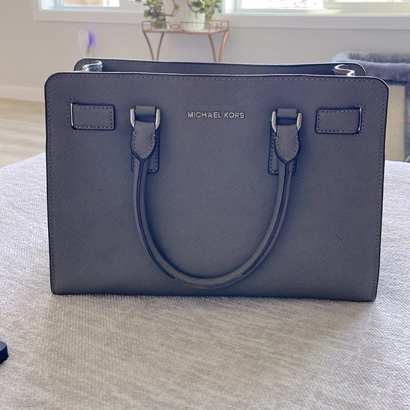 Michael Kors Purse - Picture 1 of 3